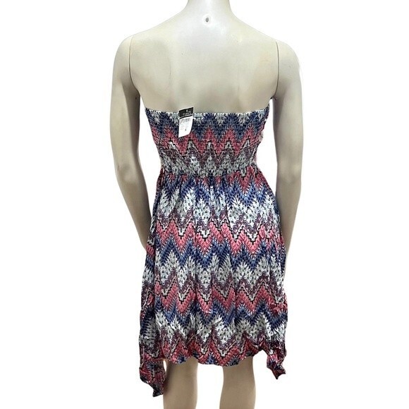 Smocked and strapless summer dress size small NWT - Picture 2 of 5